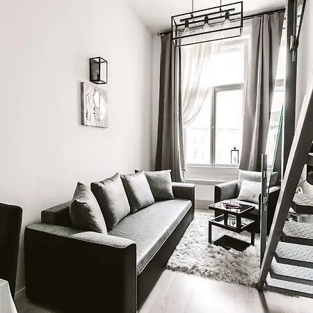 First At Andrassy Apartman Budapest