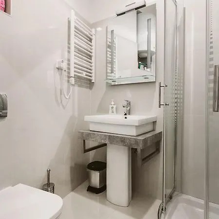 First At Andrassy Apartment *